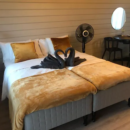 度假居 Niuron Moekit Ylitornio