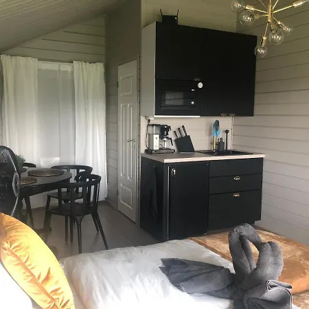 Niuron Moekit * Ylitornio