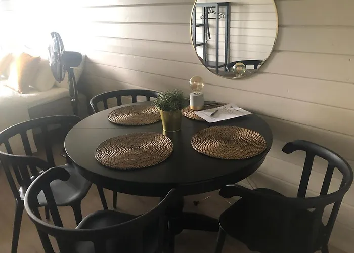 Niuron Moekit Юлиторнио