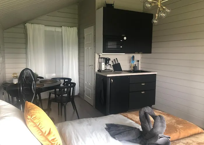 Niuron Moekit * Юлиторнио